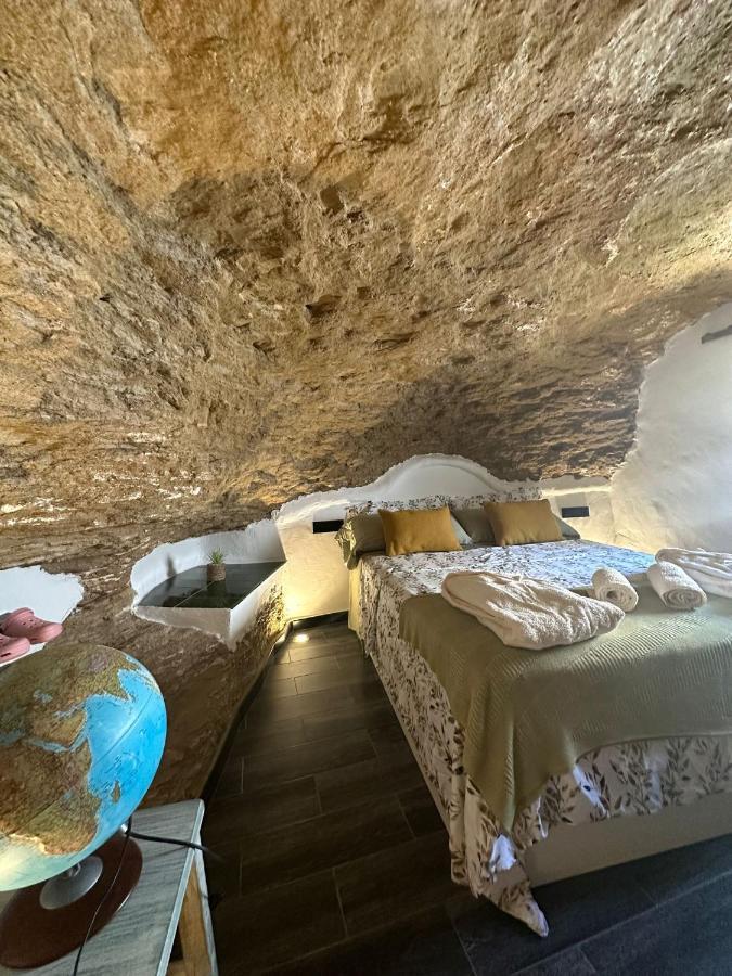 Tajito Romano Setenil De Las Bodegas Bagian luar foto